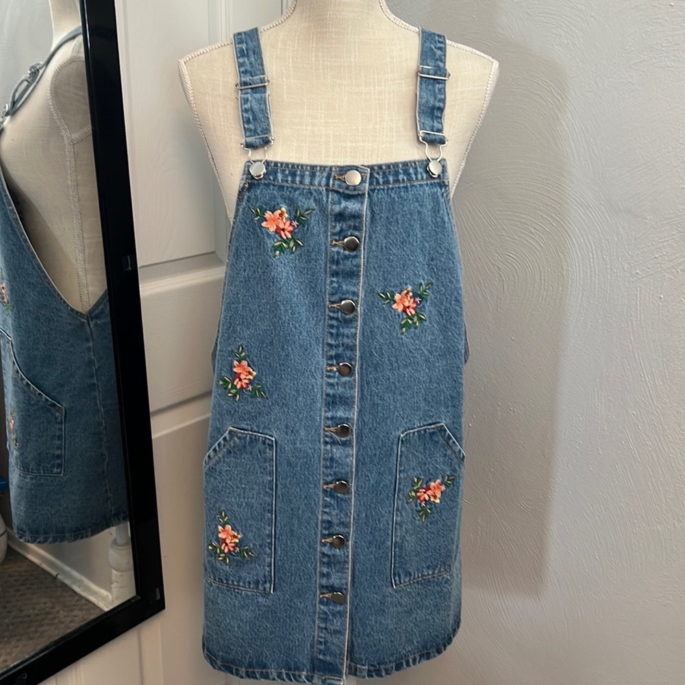 NEW•Rue21 Jomper•large
